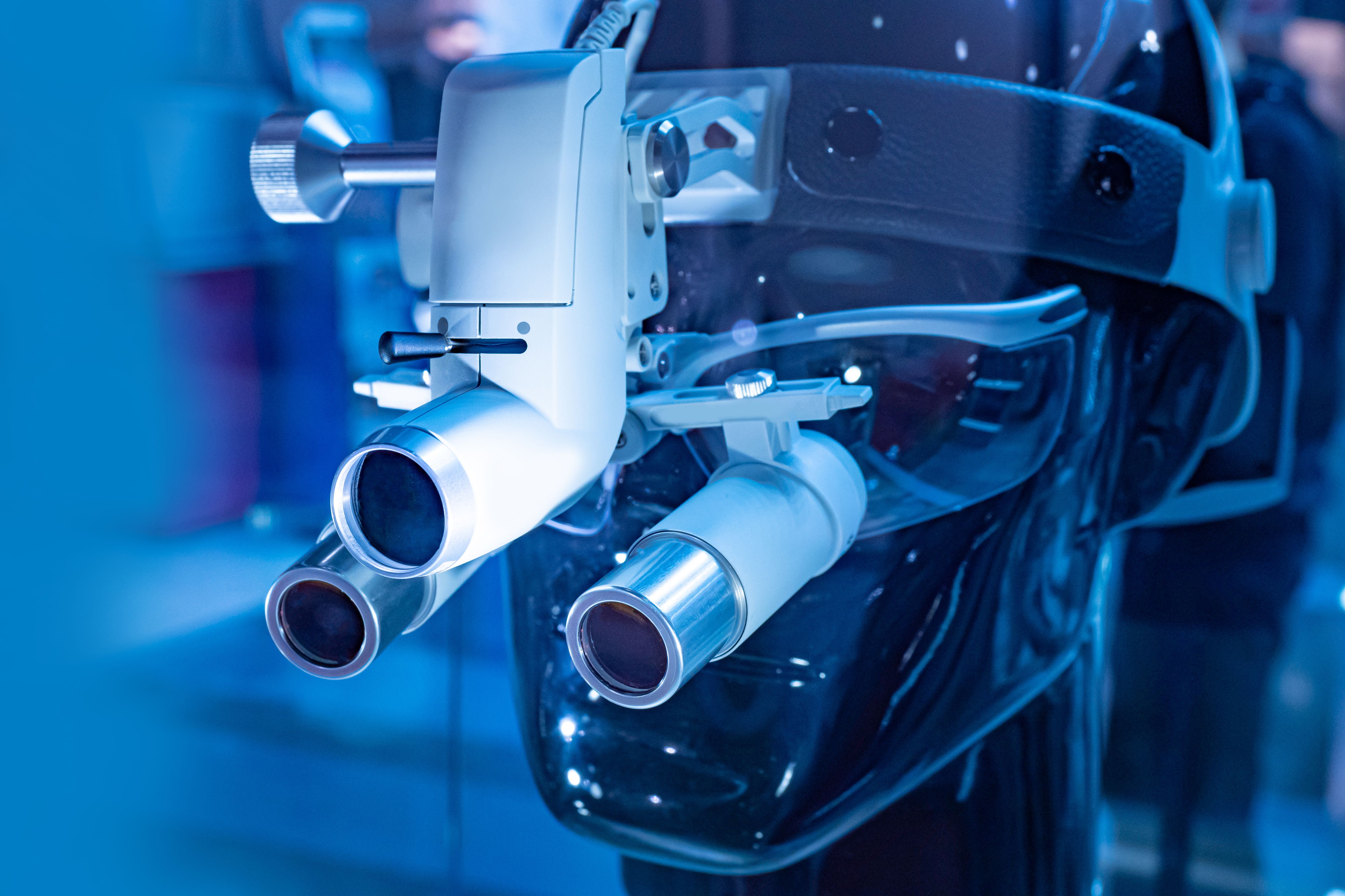 Лечение зубов под микроскопом